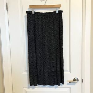 Uniqlo dotted pleated skirt